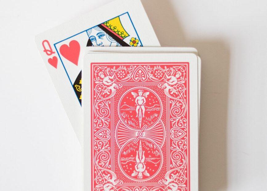 Illustration of The Difference Between Deck-Building Games and Traditional Card Games