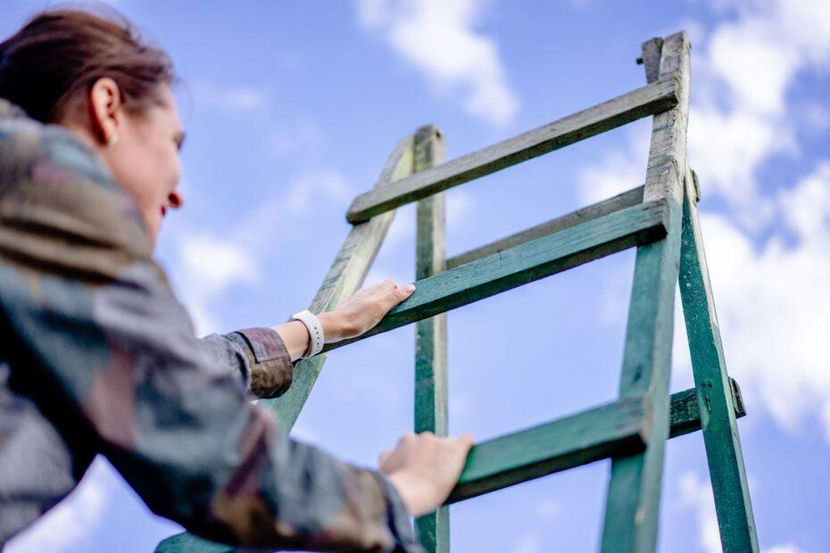 Illustration of The Everyday Habits Behind Climbing a Competitive Ranking Ladder